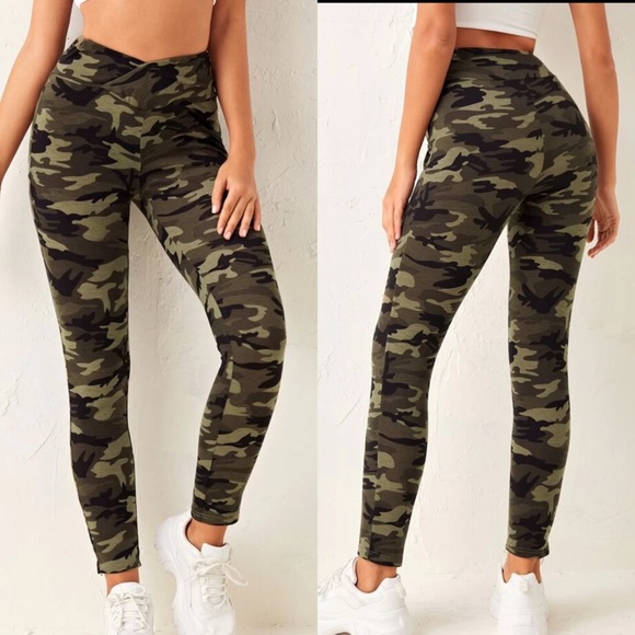 Pants - Camo print leggings camouflage casual green